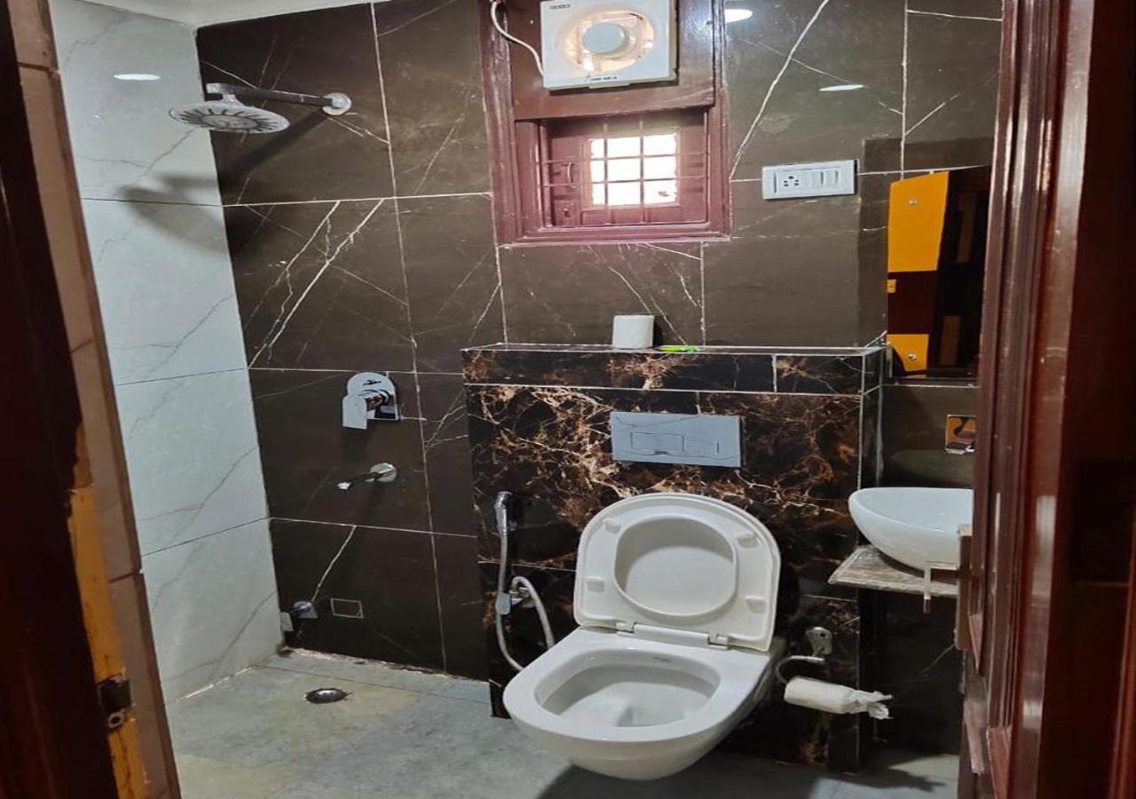 Hotel Olive & Blue - Govt Approved Hotel Near Delhi Airport Új-Delhi Kültér fotó